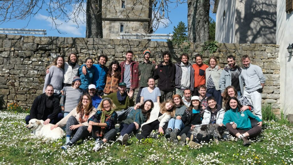 a group photo of the group of participants and facilitators